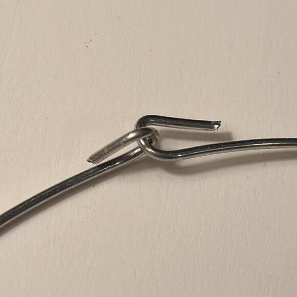 Fashion Blue Swirl Glass Pendant on Silver Tone wire choker - Picture 3 of 4